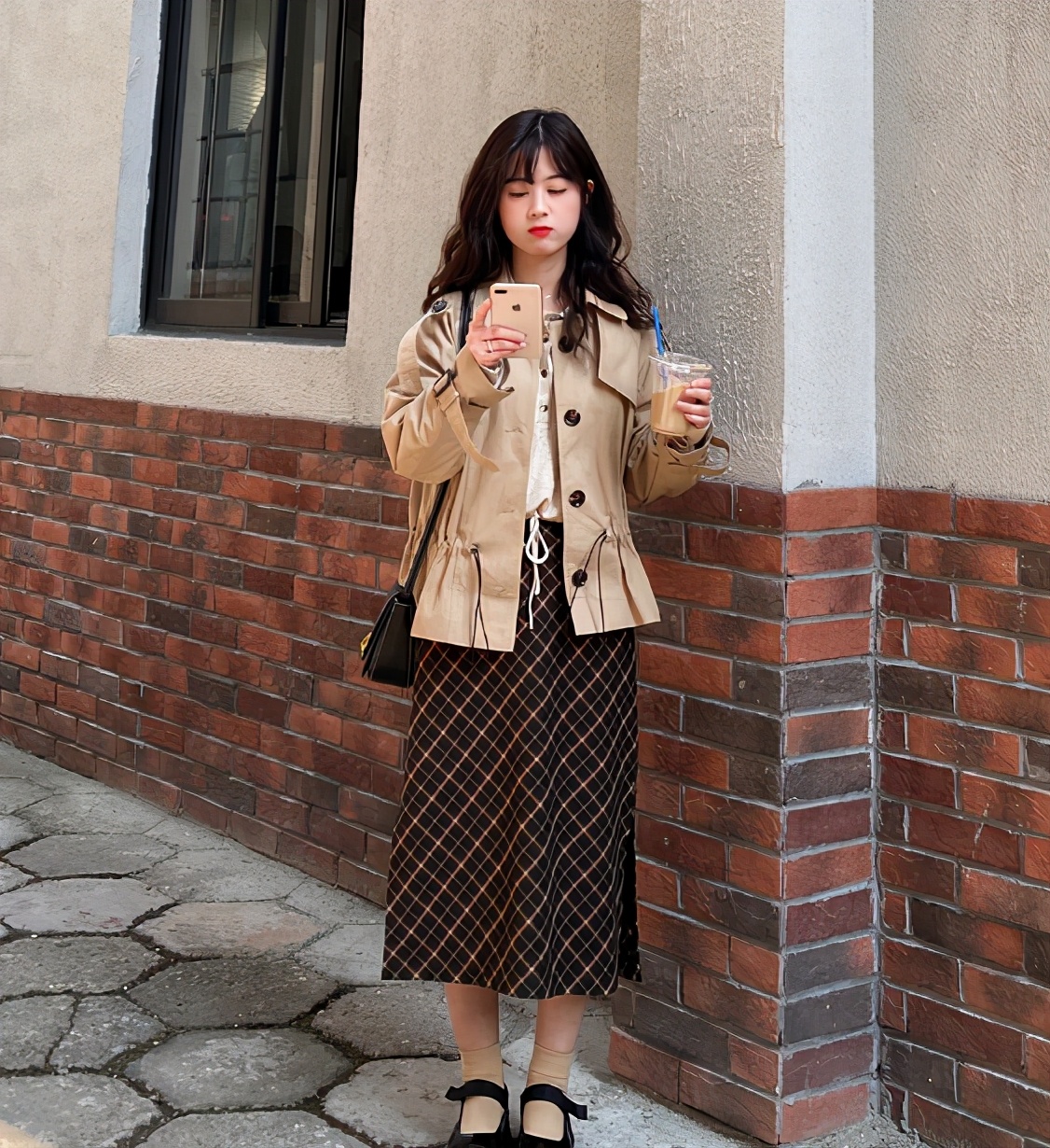 又到穿风衣白衬衣的季节,又到了穿风衣的时候了每日穿搭