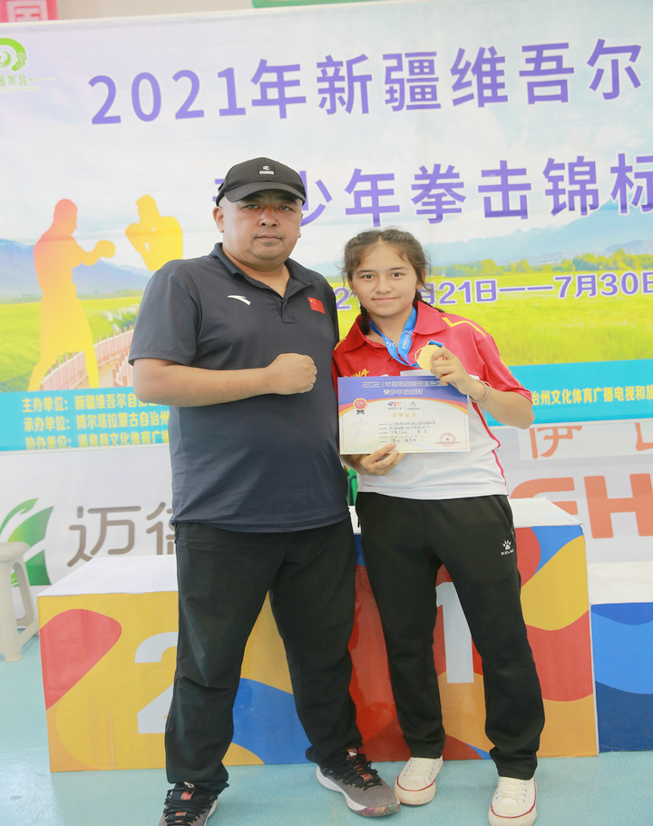 2019全疆青少年拳击锦标赛视频,2021年新疆青少年拳击比赛69公斤