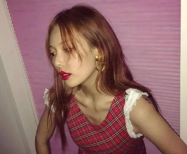 看一下明星的穿衣搭配,一起来看看明星的时尚搭配