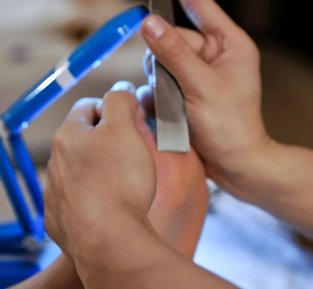 入冬脚后跟起皮粗糙干裂怎么办,男默女泪什么原因