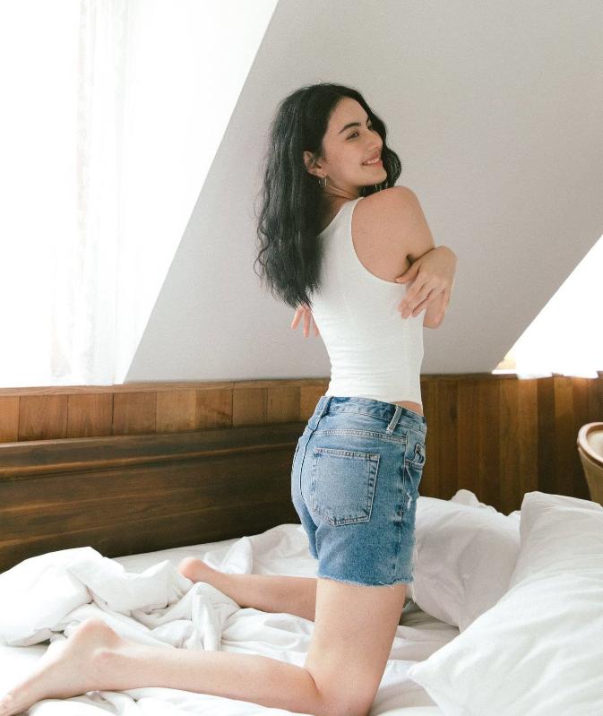 迪丽热巴泰国穿搭,迪丽热巴视频身材