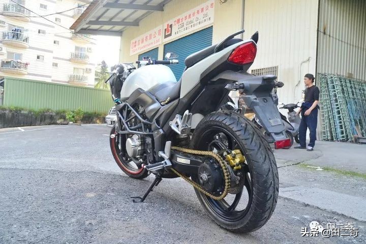 19款SYM新车发布,搭载ZXR400引擎,超炫涡*大轮**灯指纹启动