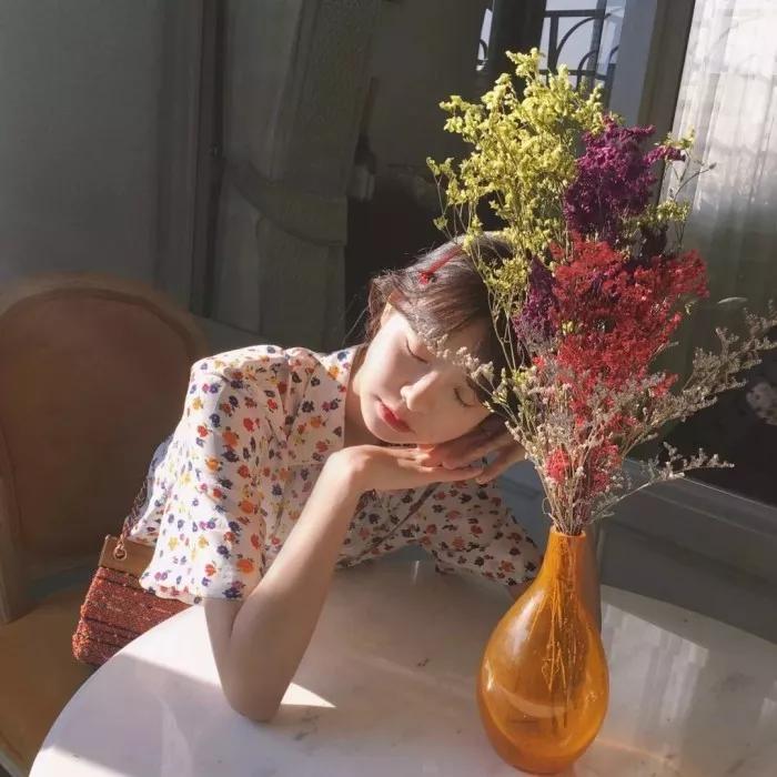 霸气女生闺蜜网名超拽高冷两个字,超好听的闺蜜女生网名