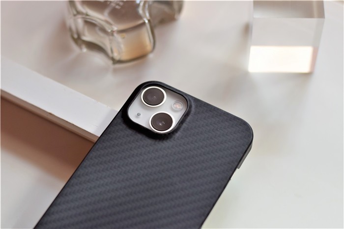 iphone13手机壳带镜头膜测评,iphone13皮革保护壳和硅胶测评