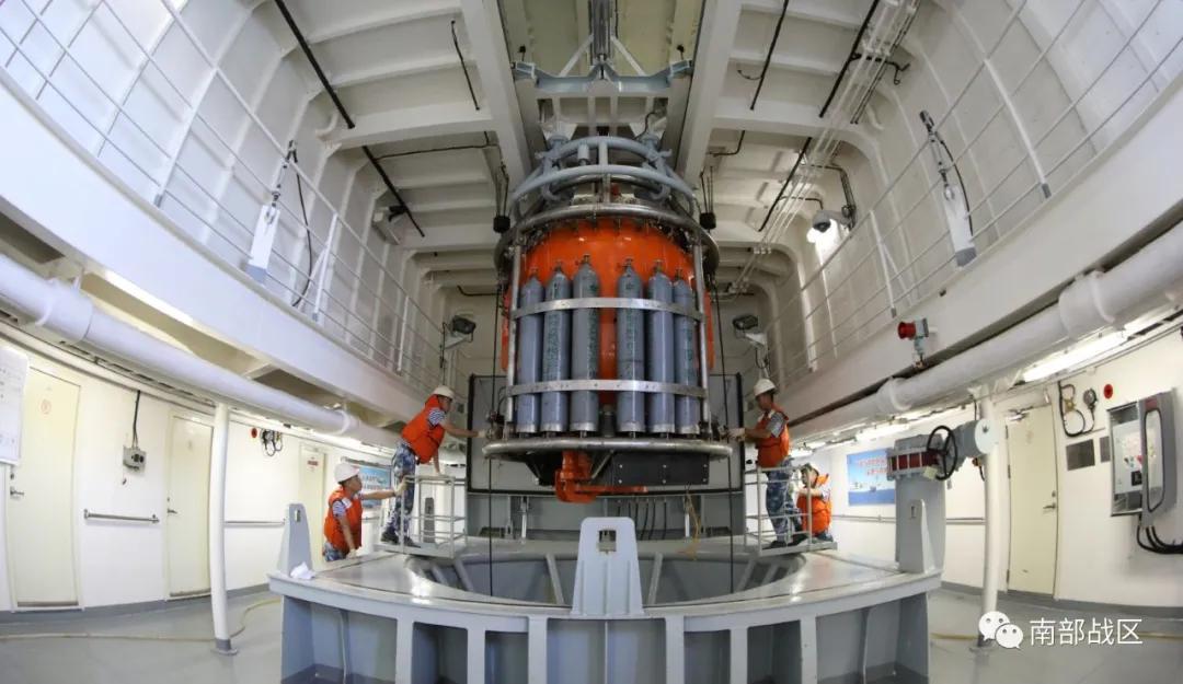 大深度减压潜水,大深度饱和潜水试验