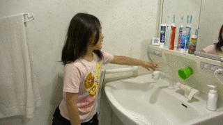 别再羡慕日本的人性化设计了！体验后发现纯属有病，换衣台太多余