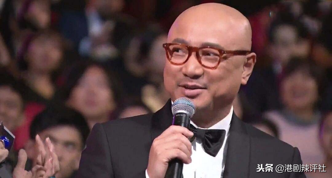 张艺谋荣获最佳导演,巩俐孙俪拍手叫好,为何邓超却笑不出来?