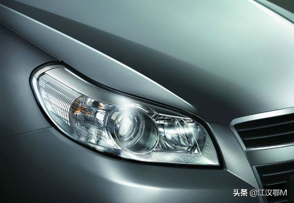 如何清洗汽车大灯小妙招,汽车大灯变黄怎么清洗学会这三招