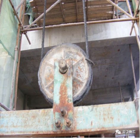 建筑工地常见的起重设备,建筑工地起重机械设备大全