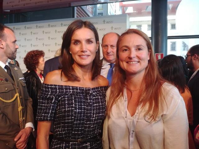 蕾蒂齐亚王后最新穿搭,45岁莱蒂齐亚王后穿衣搭配