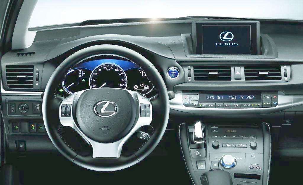 沃尔沃v40和雷克萨斯ct,沃尔沃两厢车v40新车落地价格