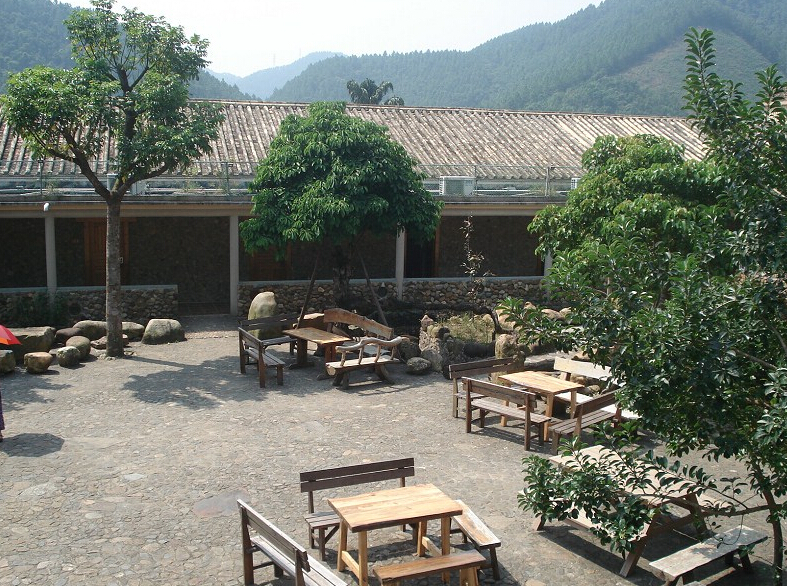 凤凰峡岭南小九寨原生态景区，素有“广东九寨沟”之美誉。不错吧