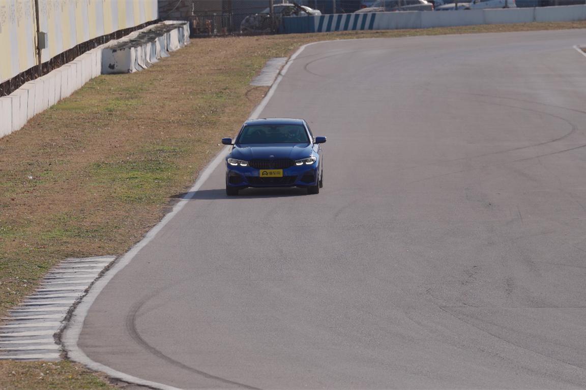 宝马325奥迪a4l奔驰c如何选择,宝马3系和奥迪a4l和奔驰c哪个好