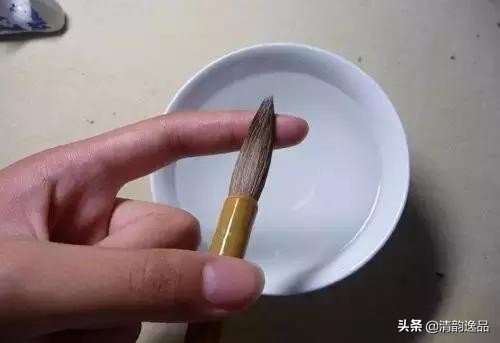 清洗毛笔墨渍,清洗毛笔上的墨用什么好