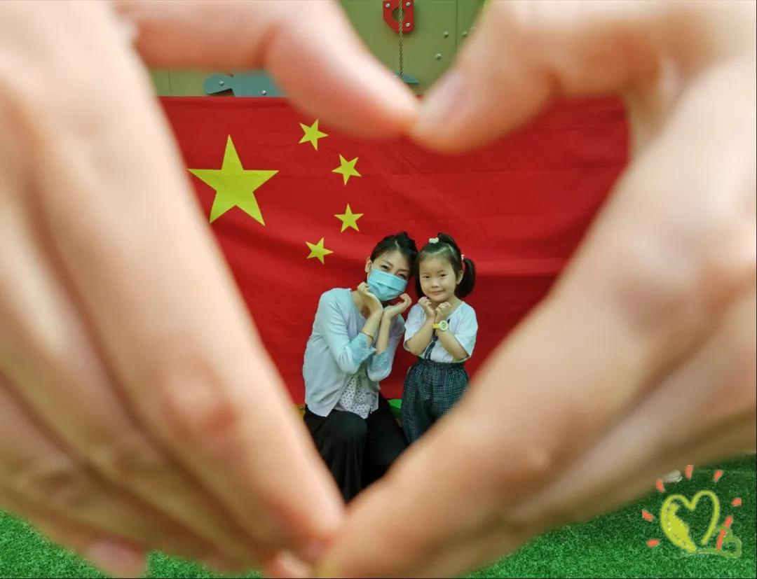 萌娃们终于复学啦！来看今天小学、幼儿园的现场图→