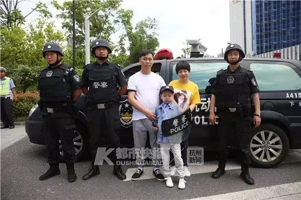 我们等你长大当警察！8岁白血病男孩小嘉恒圆梦了！