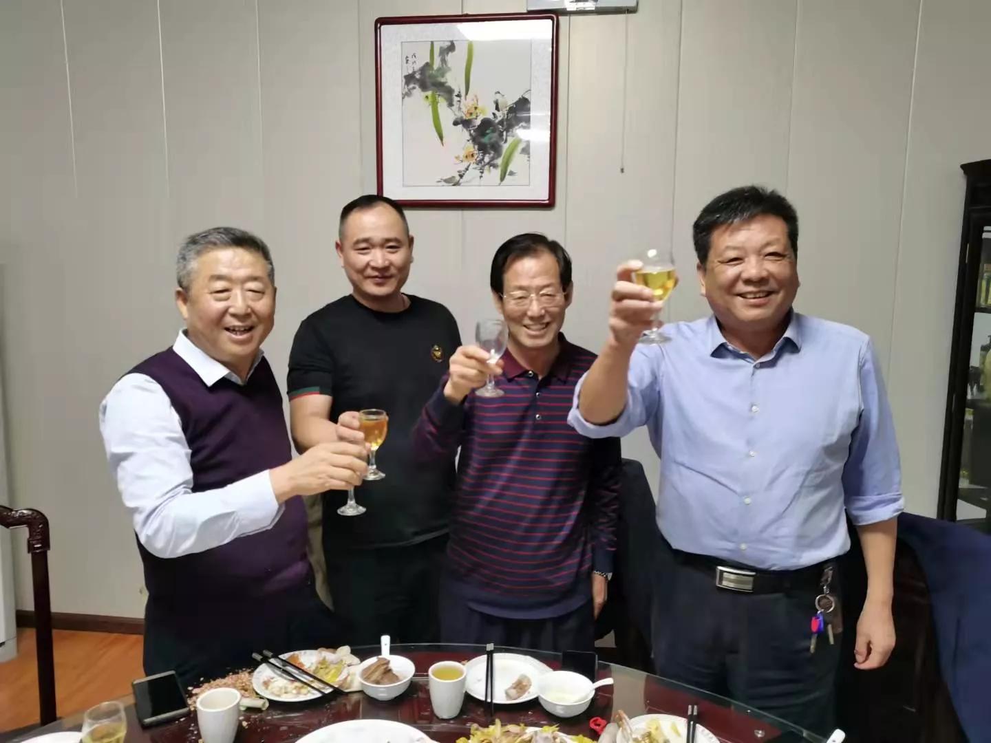 娼嶅潑鎸畤绾㈡湪,娼嶅潑浼楅┌浼佷笟瀹朵勘涔愰儴