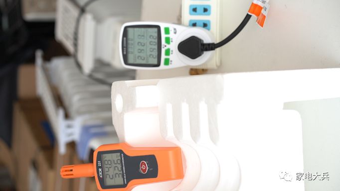 油汀跟踢脚线取暖器用电实测,小太阳取暖器实验