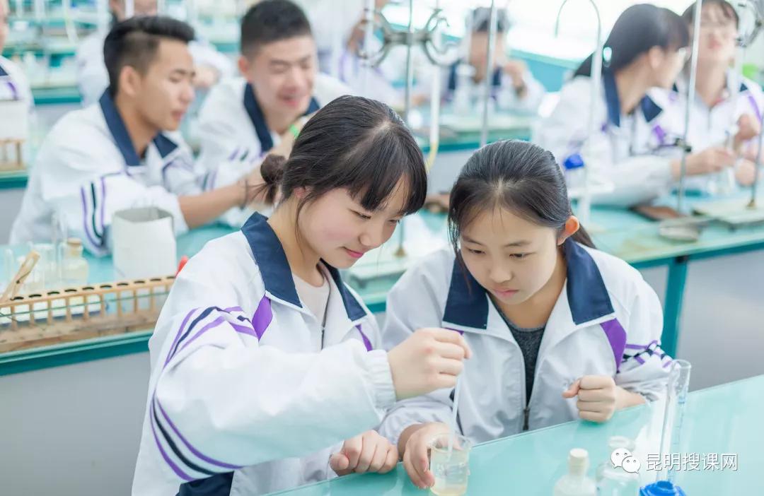 首届高考一本率达77.46%,昆三中经开学校为何成为名校“黑马”?