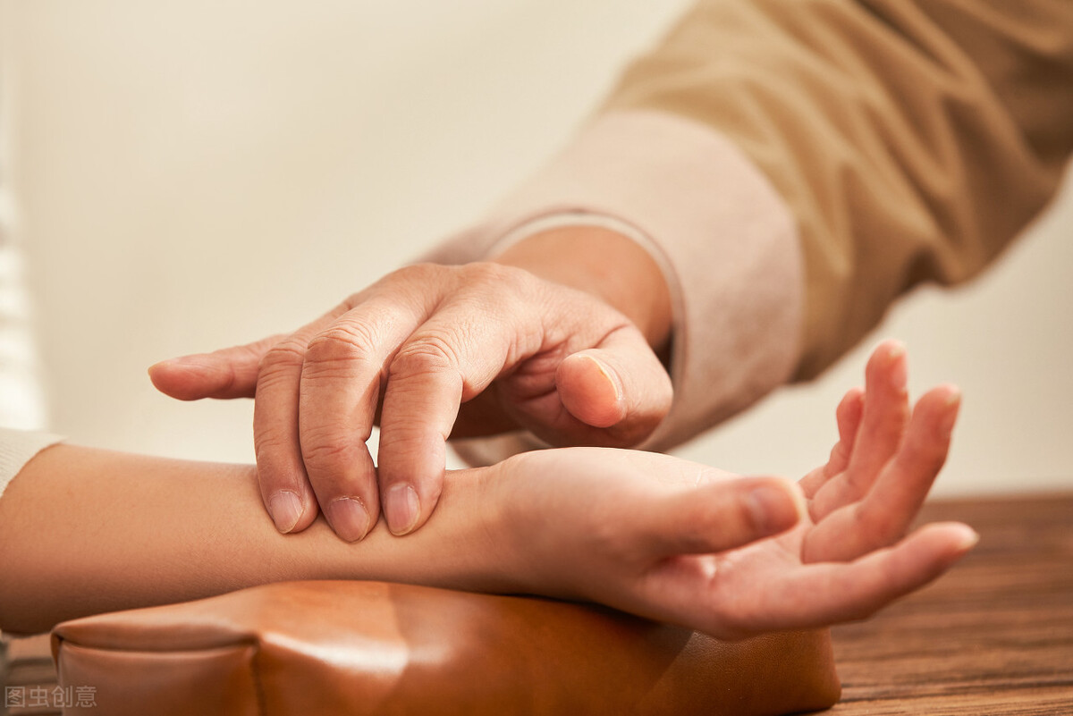 国医大师李振华治“口苦”的方子，改善口苦、体胖、爱生气