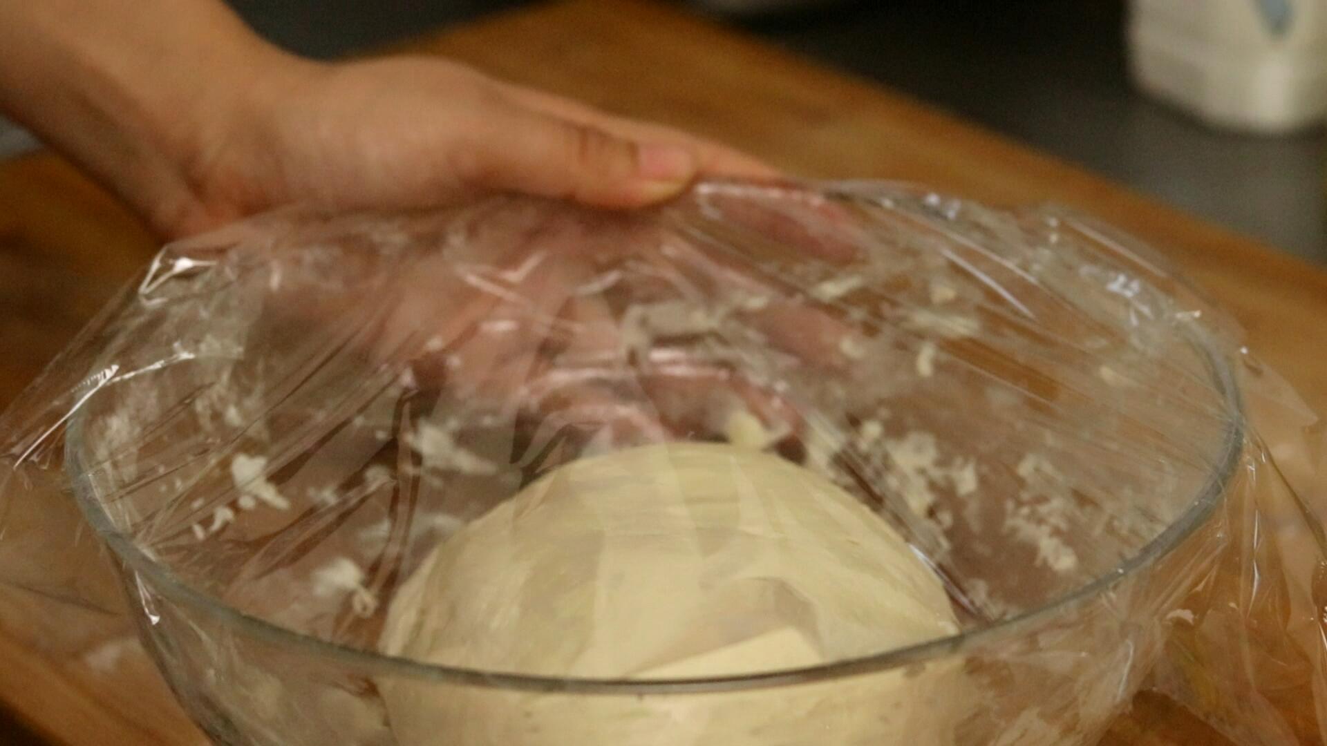 葱油饼的面要揉硬还是软一点,做葱油饼面和硬了怎么补救