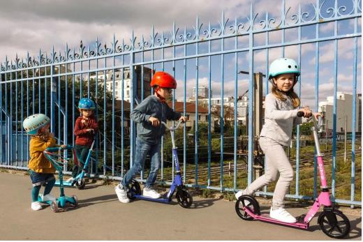 买滑板车被售货员忽悠，回家之后才发现问题多多，妈妈后悔莫急