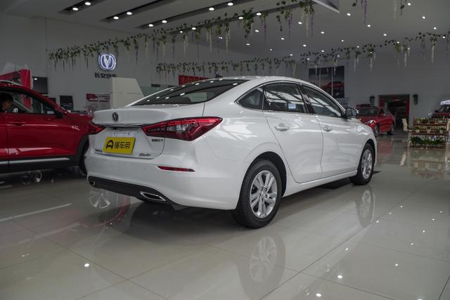 新款长安逸动上市售8.39万起,长安逸动销量百万