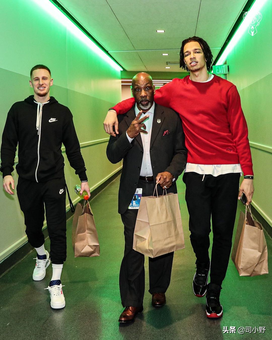 nba球星用的鞋包,nba球星同款邮差包