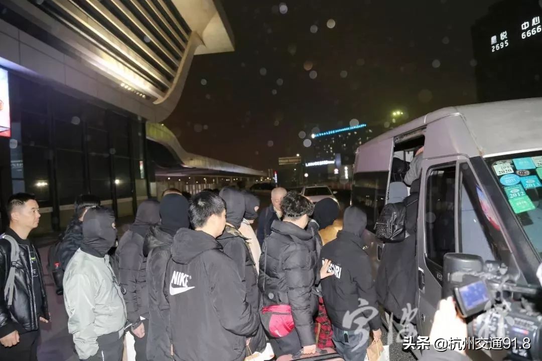 浙江女子刚投64万,就被踢出“炒股高手群”!可怕的事开始了