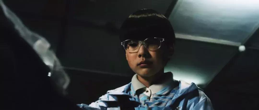 岛国鬼才！就这样，他拍出了年度爆款