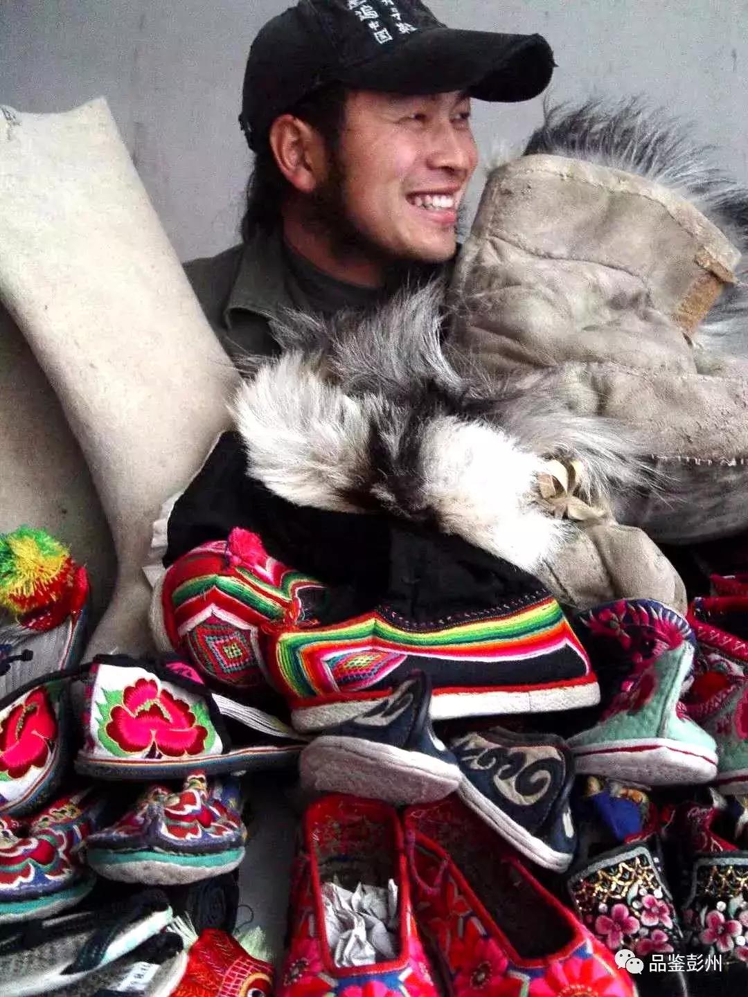 走遍中国的“寻鞋哥”来了!这回居然换上“军乐造”