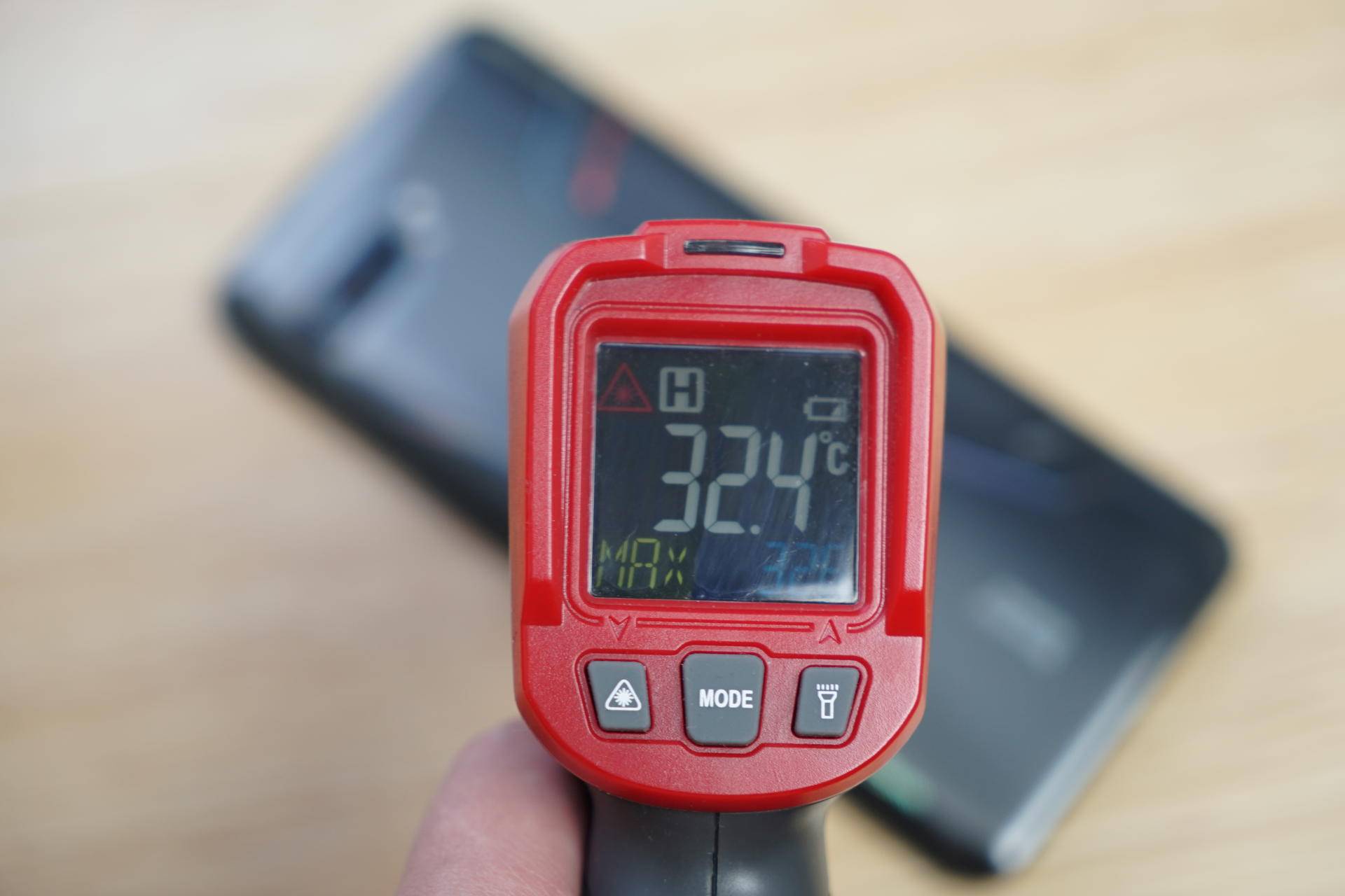 华硕rog2和rogphone2,华硕rog游戏手机2跑分