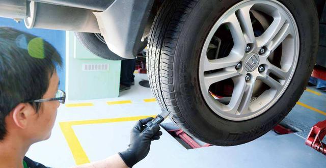 新车前两年需要申请年检标吗,新车两年了怎么领取年检车标