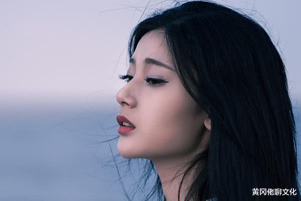 情感有盲区：痴情的女人，要防着点这3种男人，容易受伤