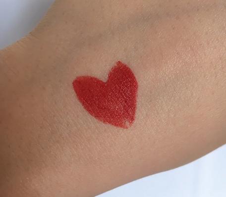 适合春夏的大牌口红经典色号,雅诗兰黛伊丽莎白口红569试色