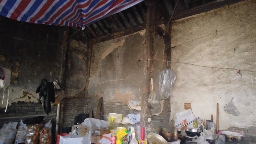 旧阜阳宁半城，宁氏后人的百年老宅，如今成为租客的厨房