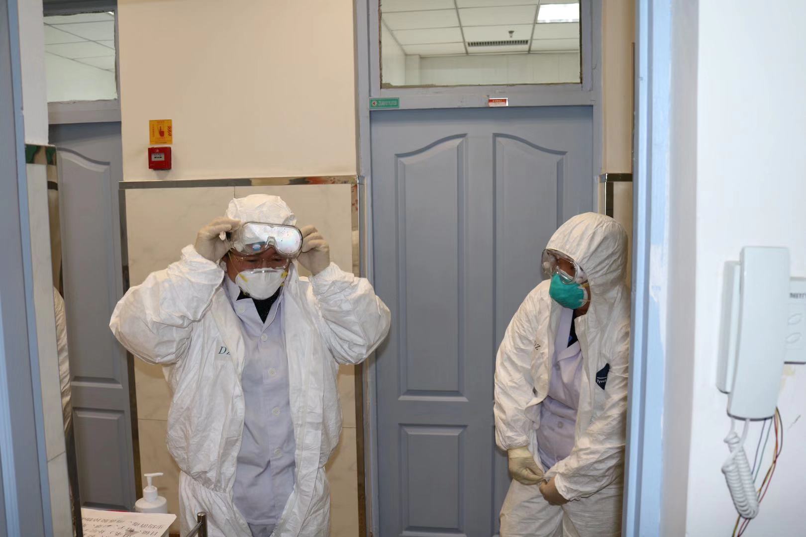 一线防控人员冲锋在前,一线医护人员及疫情防控人员