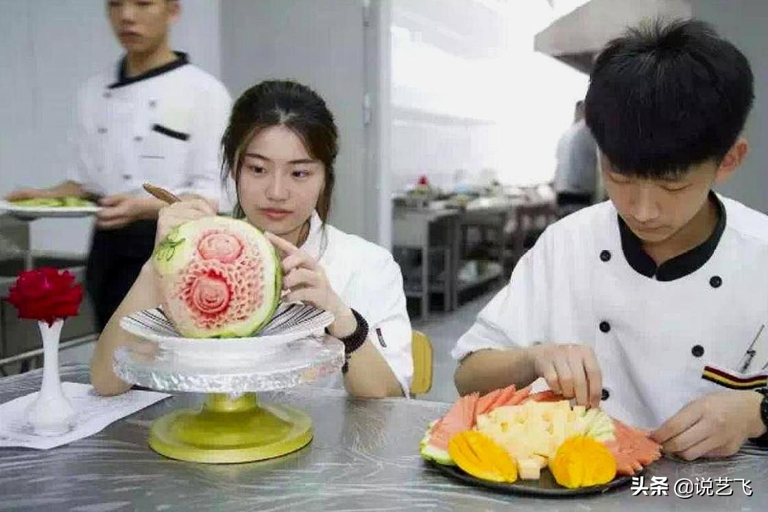 武汉职业技术学院六大好专业,武汉二职工艺美术录取分数线