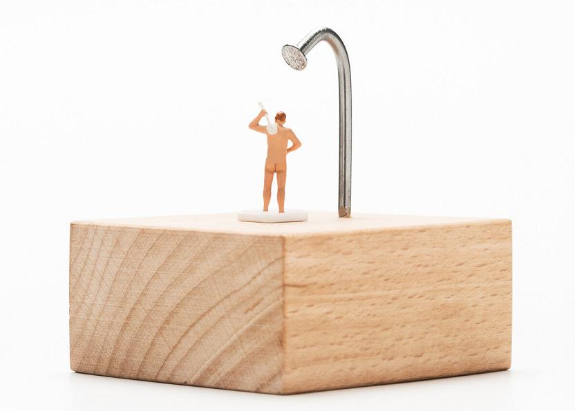 银屑病大量掉屑是脏东西吗,银屑病开始掉屑了吗