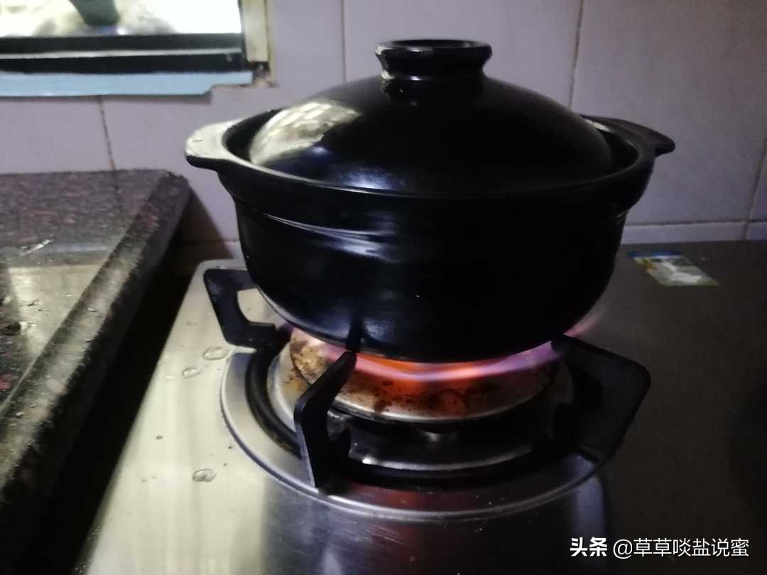 白鲳鱼怎么焖好吃,清蒸黑鲳鱼的做法大全