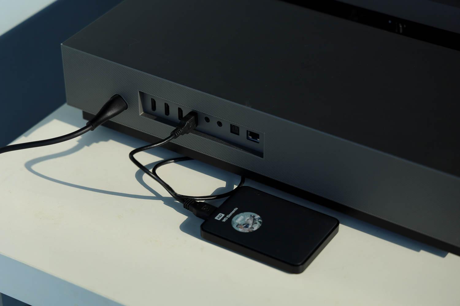 “客厅新贵”夺94%好评，万达IMAX搬回家，中年男人：有面