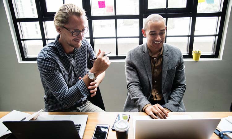 手上没钱又不想上班适合做什么,人到50岁不想打工可做这5个小生意