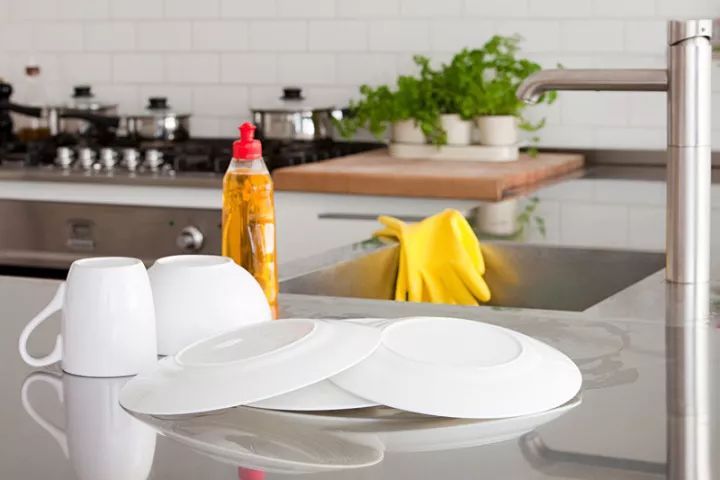 让孩子学刷碗的意义,教小朋友刷碗视频幼儿园