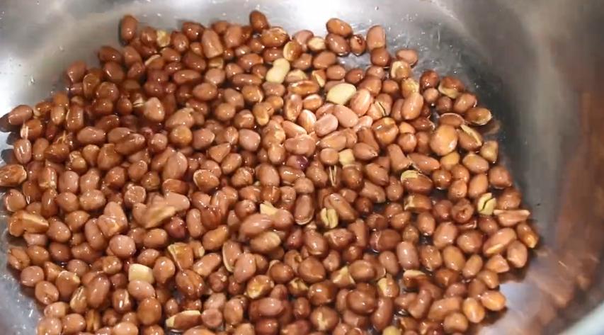 炸花生米炸糊怎么做,炸花生米怎样做不返潮