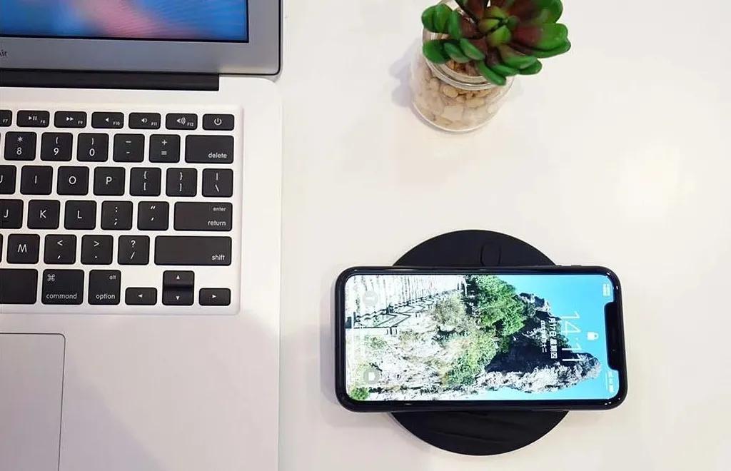 万能无线充电器怎么给手机充电,如何用无线充电器给手机充电