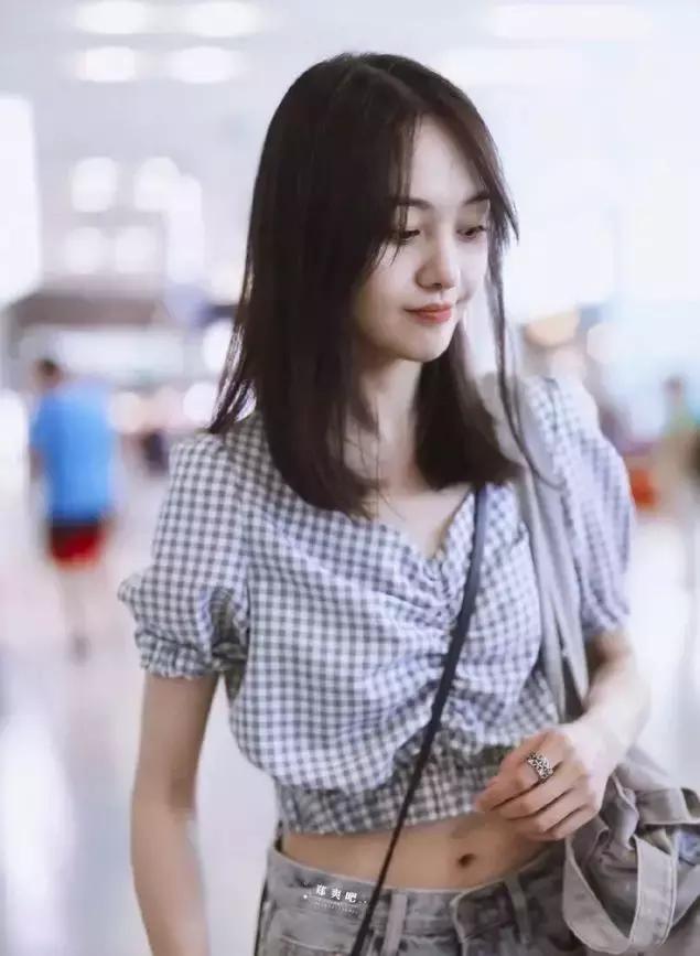 恋爱中的郑爽，清爽如夏风