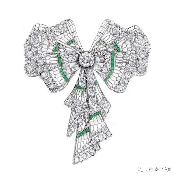 几百年来的时尚Icon们都狂种草的珠宝款就是它了！