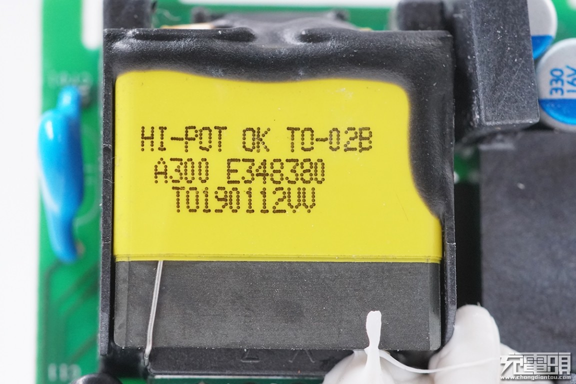 三星25wpd快充怎么拆解,三星25w充电器ta800