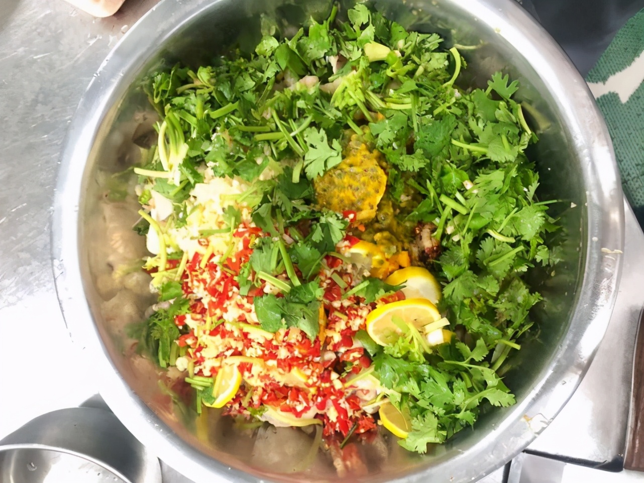 独居的那些事儿：我把性别改成了“男”，手术也只能自己签字