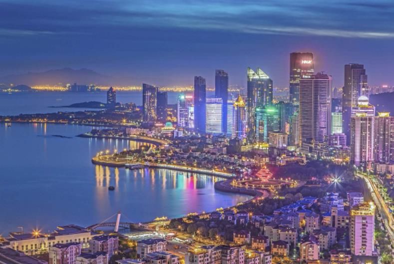 青岛与大连哪个城建漂亮,青岛与大连城市建设对比